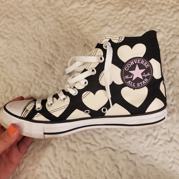 Heart print Converse high tops - Picture 7 of 7
